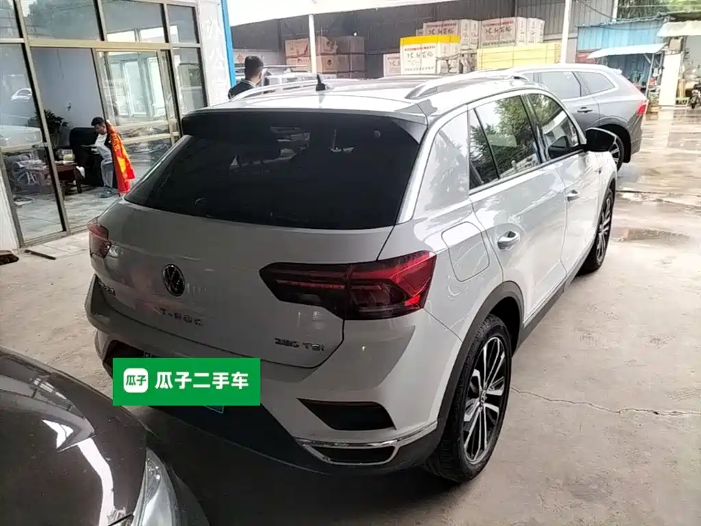 VOLKSWAGEN T-ROC EXPLORING SONGS