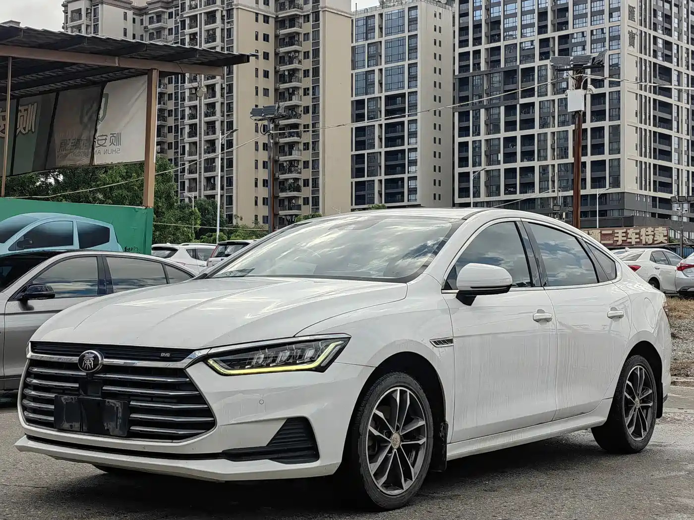 BYD Qin Pro 2019 Super Edition 1.5TI Automatic Smart Connected Feng Xiang Type China VI