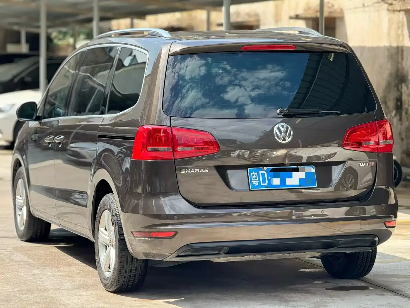 Volkswagen Sharan 2013 1.8TSI Comfort фото 8