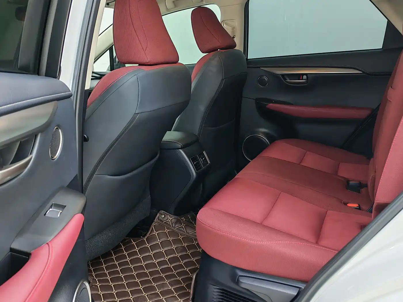 Lexus NX 2020 200 FWD Sharp Edition China V фото 8