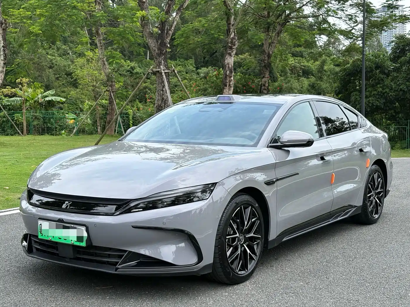 BYD Han 2025 DM-i Smart Driving Edition 125KM Honor