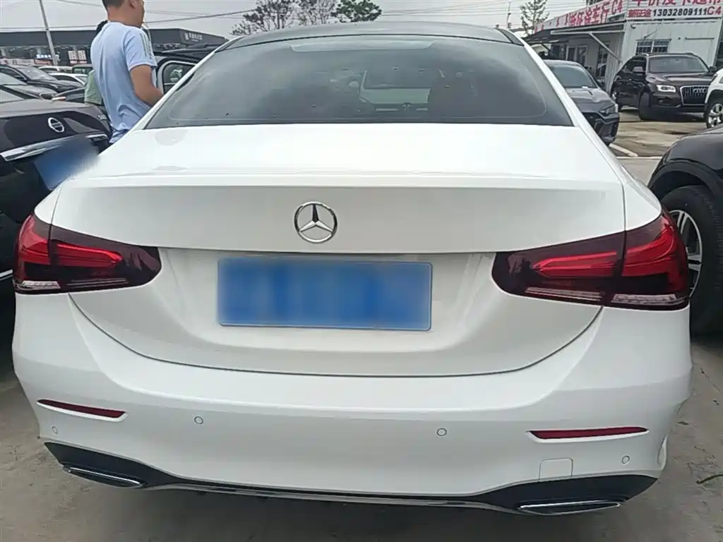 Mercedes-Benz A-Class 2019 A 200 L Sport Sedan фото 6
