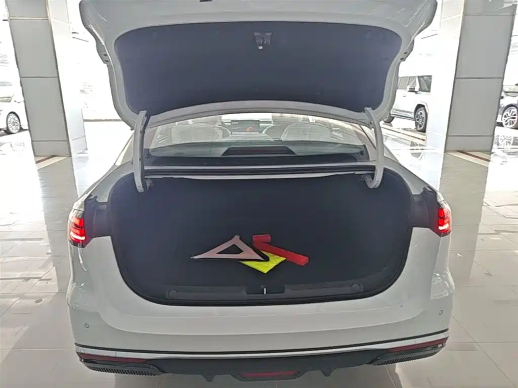 Geely Galaxy Galaxy Stellar 6 2025 60km Voyager Edition фото 19