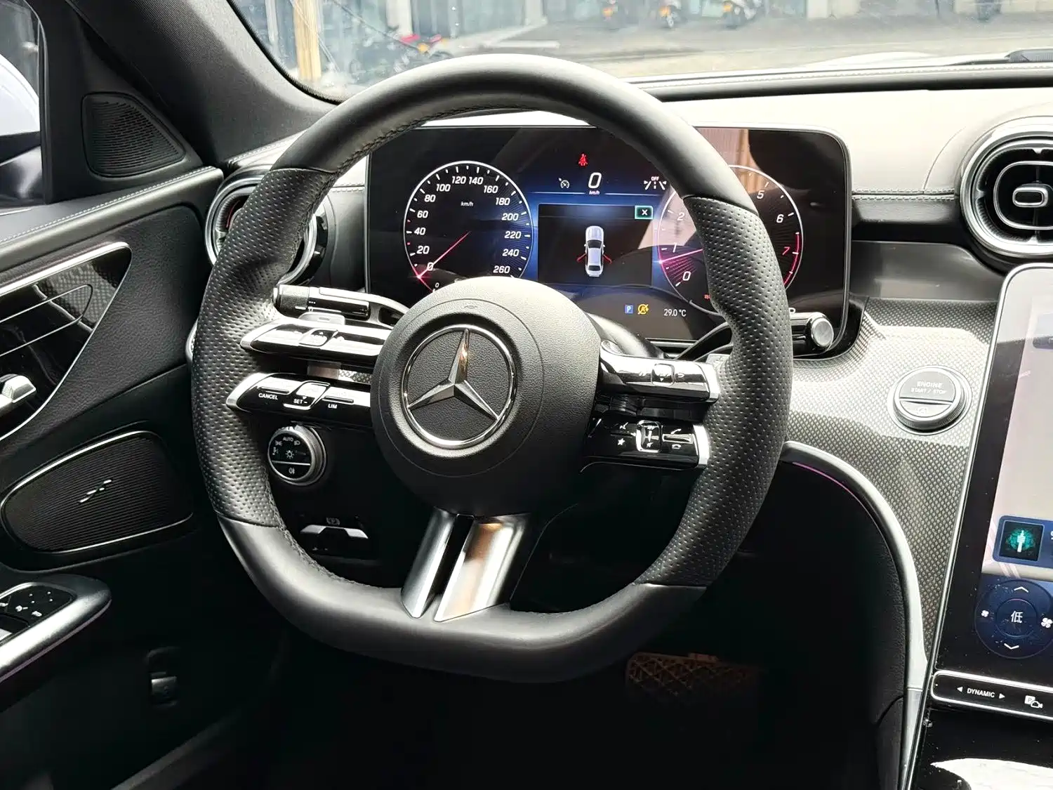 صورة 4 - Mercedes-Benz C-Class