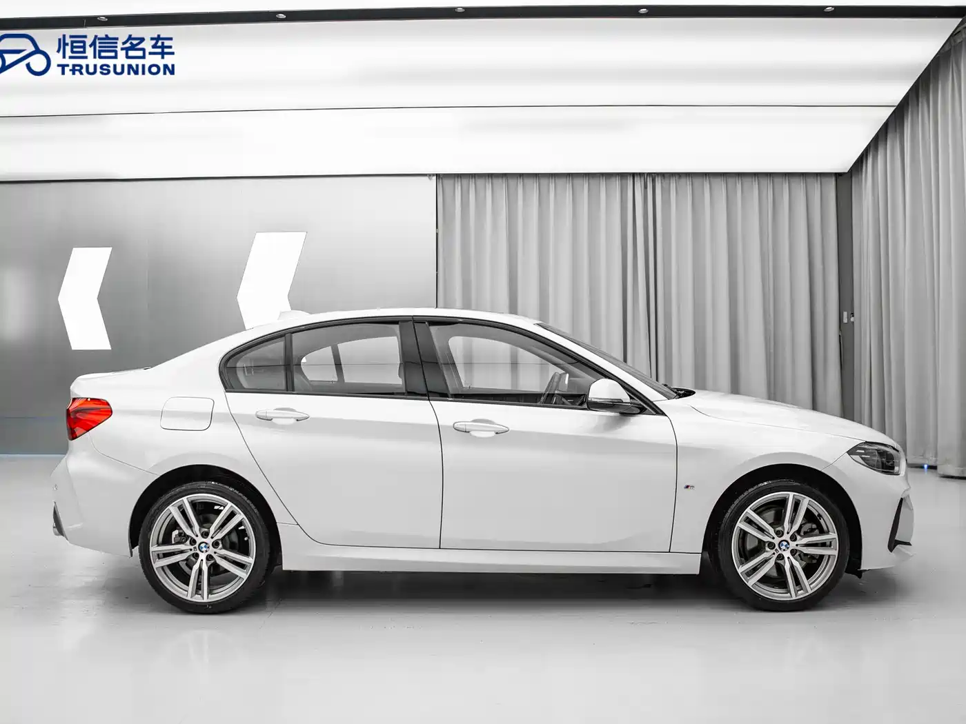 BMW 1 Series 2019 120i Leading M Sport Package фото 7