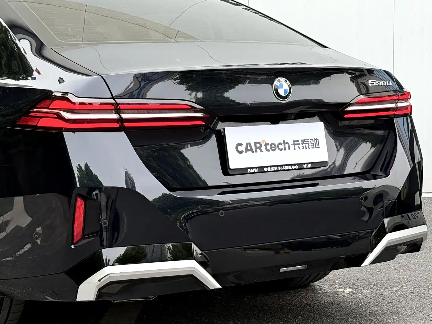 BMW 5 Series 2025 530Li Premium M Sport Package фото 16