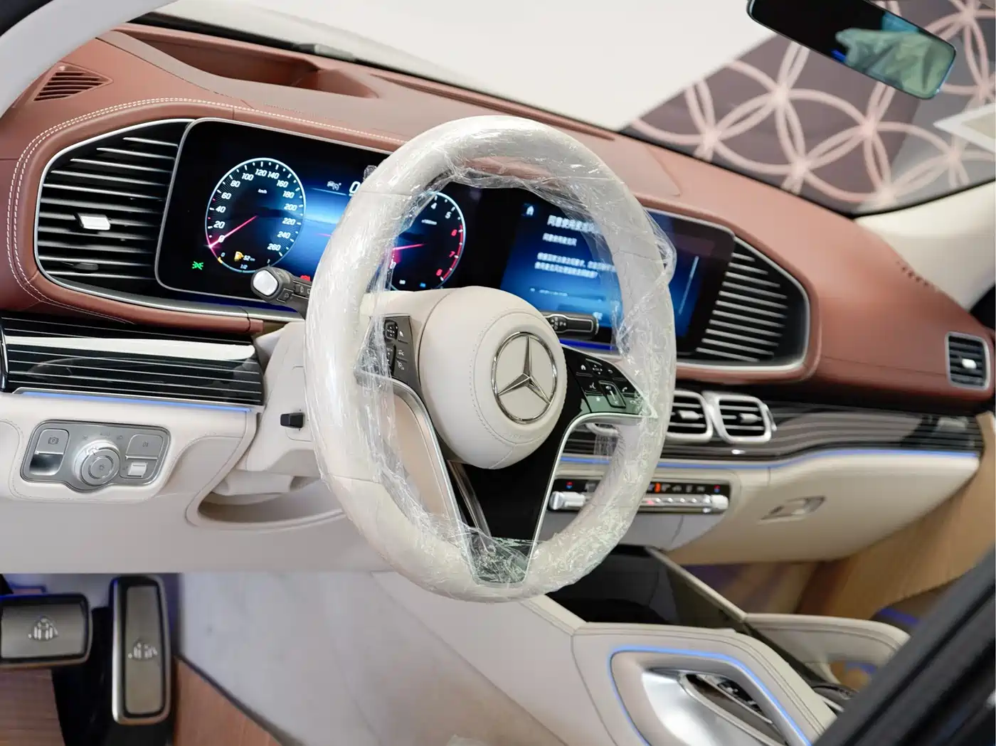 Mercedes-Benz Maybach GLS 2026 GLS 480 4MATIC Liyi Edition фото 18