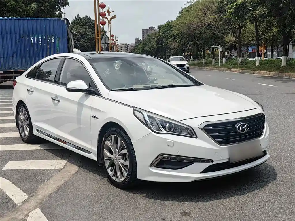 Hyundai Sonata 2015 1.6T DLX Premium фото 5