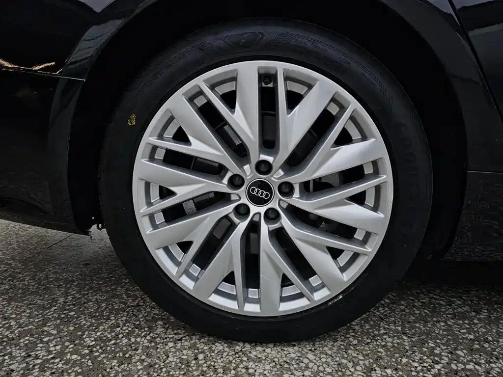 Audi A7L 2024 45TFSI S-line Dream Edition Crystal Package фото 15