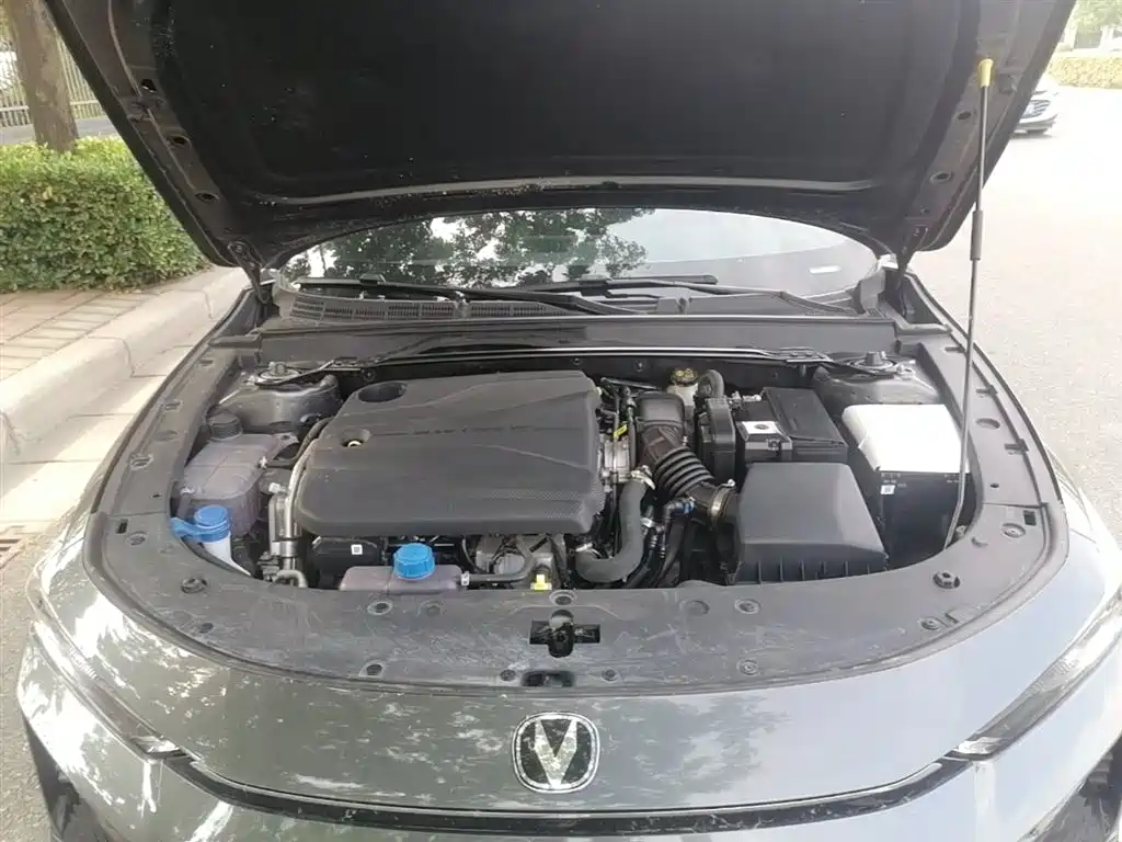 CHANGAN UNI-V