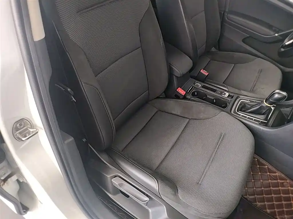 Volkswagen Golf 2018 230TSI Automatic Comfort фото 25