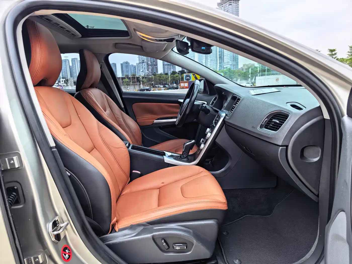 Фото 8 - Volvo S60