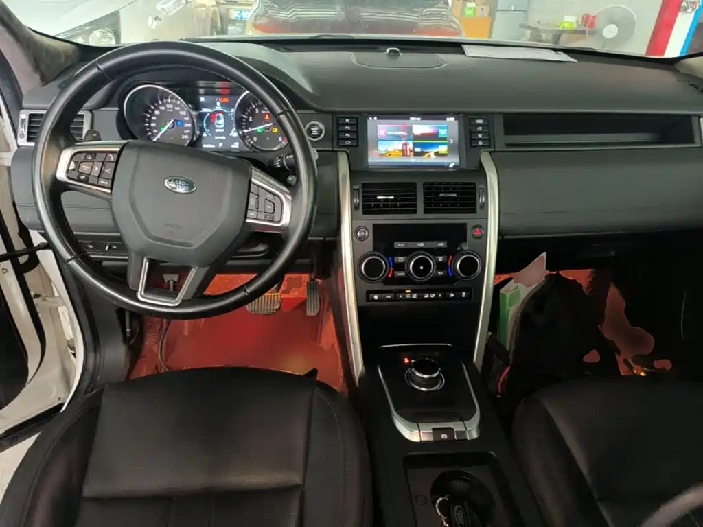 Land Rover Discovery Sport 2019 240PS SE Edition China VI фото 10
