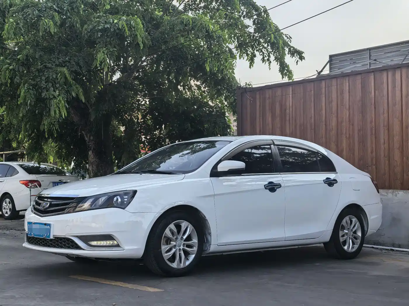 Geely Emgrand 2015 2015 Sedan 1.5L CVT Upward Edition