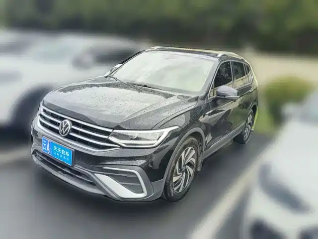 Volkswagen Tiguan L 2023 330TSI Auto 2WD Smart Edition — фото 1