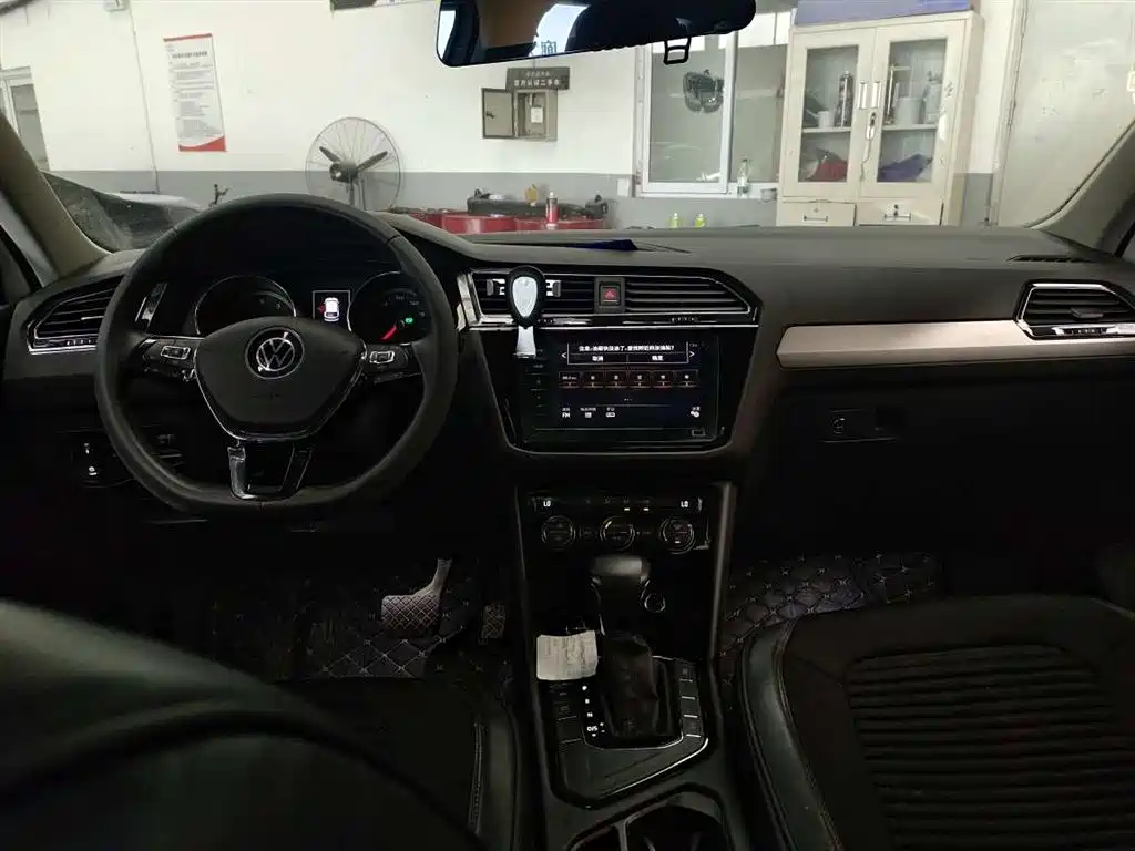 Volkswagen Tiguan L 2021 330TSI Automatic 2WD Smart фото 11