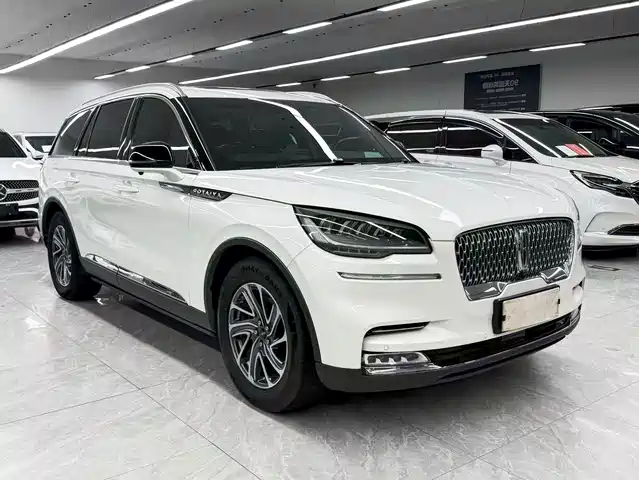 Lincoln Aviator 2020 3.0T V6 4WD Premium Edition — фото 3