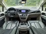 Фото 11 - Chrysler Pacifica PHEV