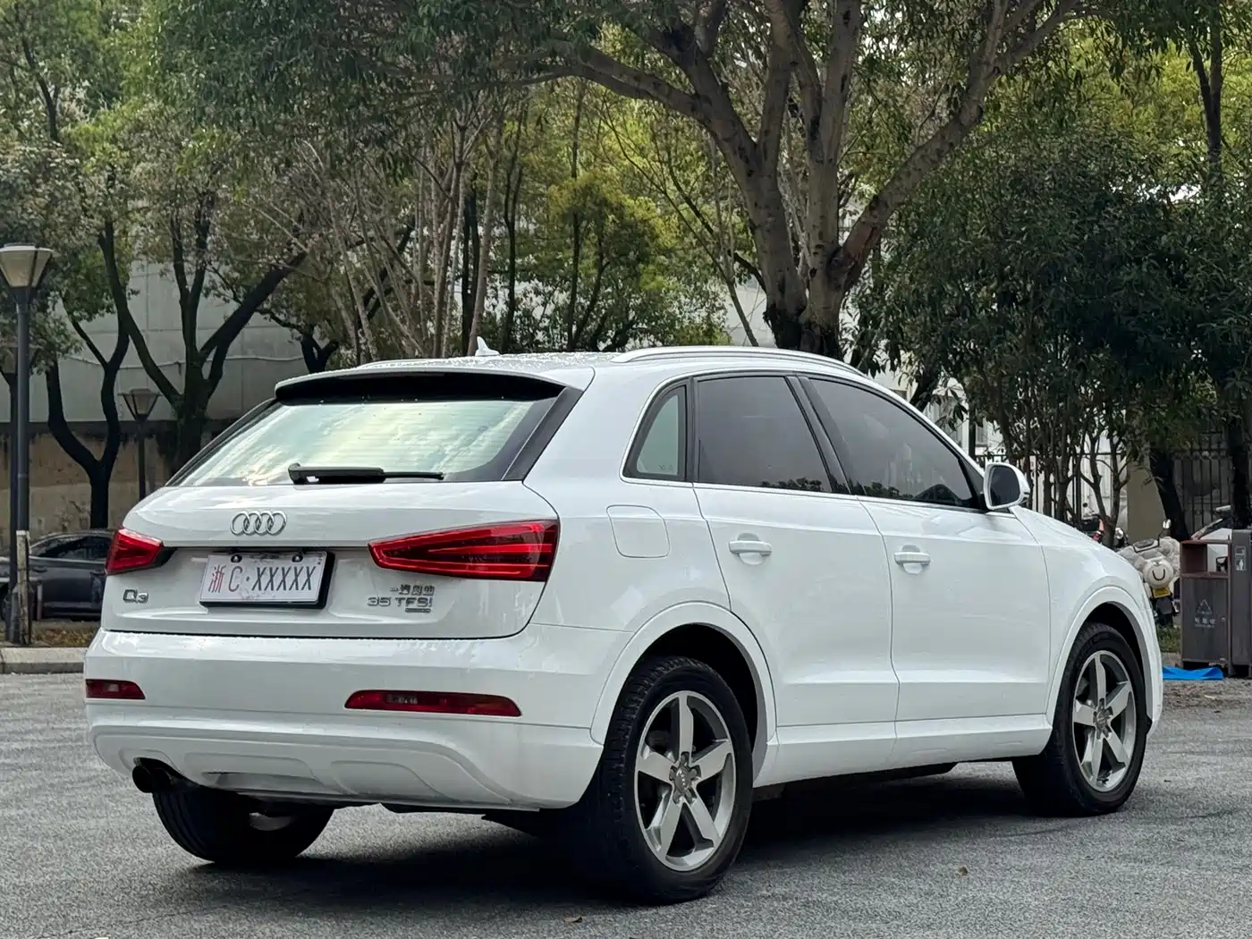 Audi Q3 2013 40 TFSI quattro Luxury Model фото 5