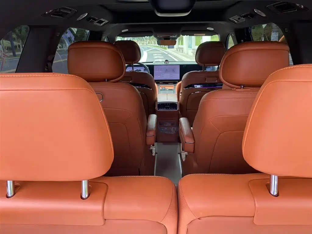 AITO Wenjie AITO M9 2024 Extended Range Ultra 42kWh 6-Seater фото 9