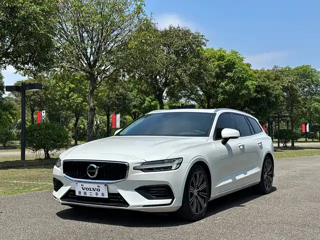 Volvo Volvo V60 2020 T5 Smart Luxury Edition