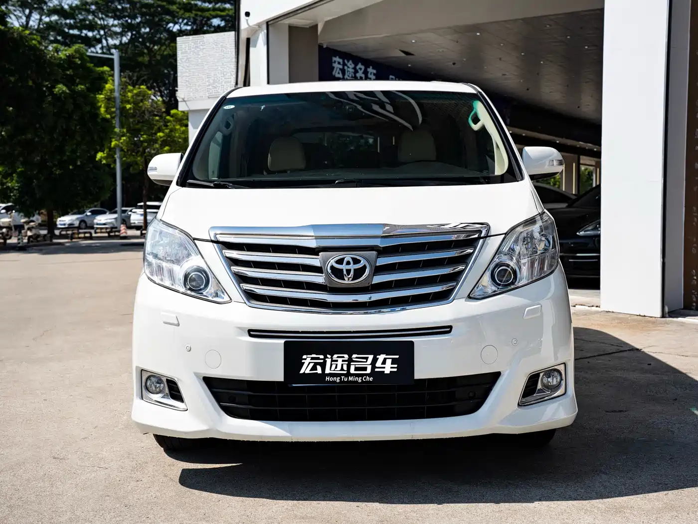Toyota Alphard 2012 3.5L Premium Edition фото 2