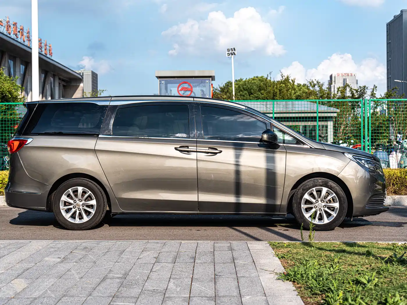 Buick GL8 2017 ES 28T Comfort Type China V фото 7