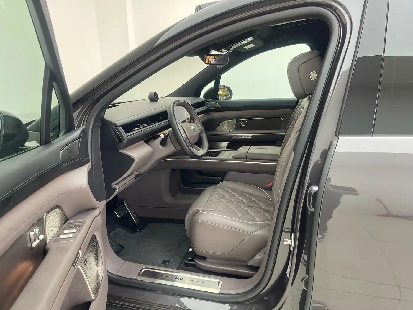 NIO ES8 2025 2025 Model 6-Seat Executive Luxury Edition