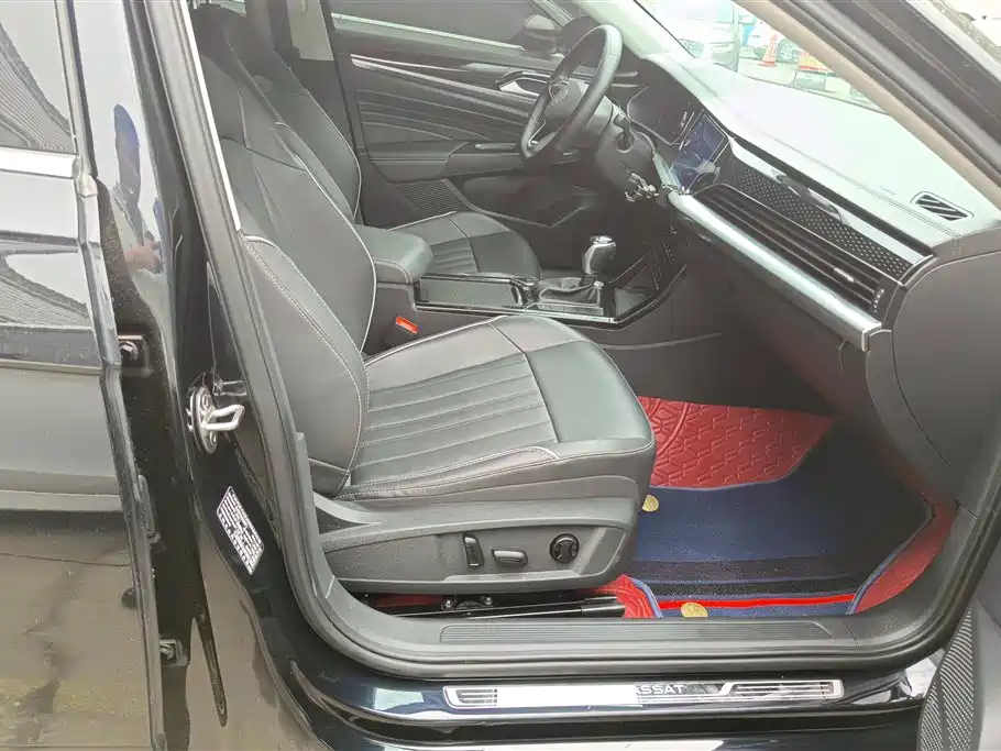 Volkswagen Passat 2023 Facelift 330TSI Starlight Elite Edition фото 8