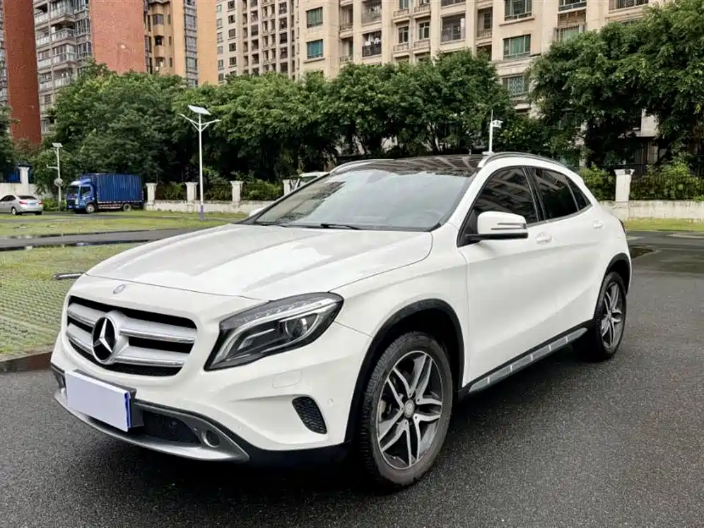 Mercedes-Benz GLA 2016 GLA 200 Fashion