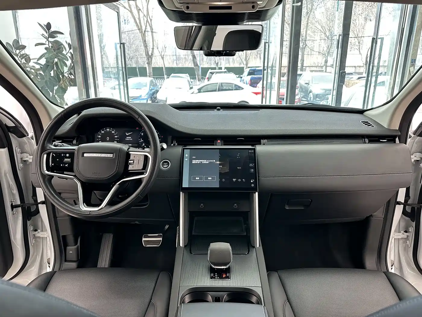 Land Rover Discovery Sport 2024 Luxury Custom Edition фото 11
