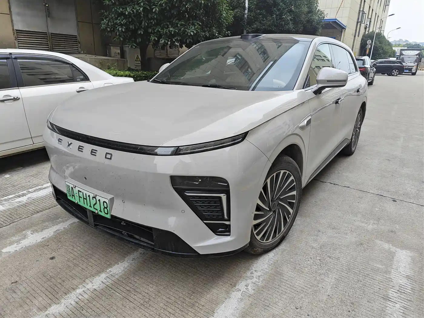 Exeed Exlantix ET 2024 Extended Range 240 Ultra AWD