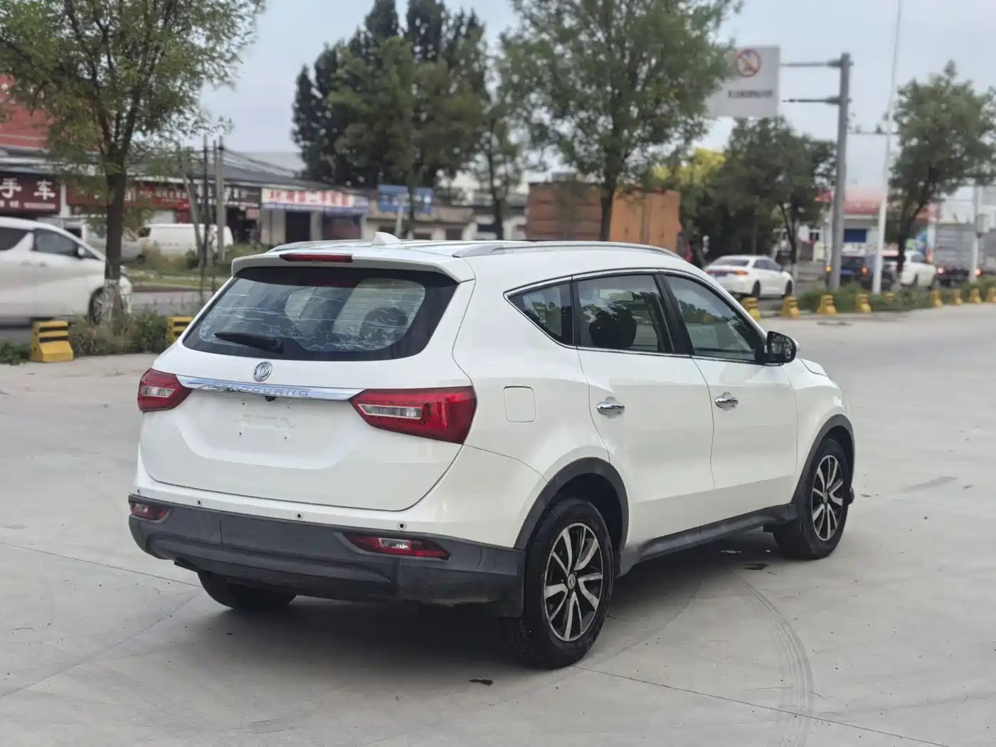 Dongfeng Fengguang Fengguang 580 2016 2016 Model 1.5T Manual Comfort Version