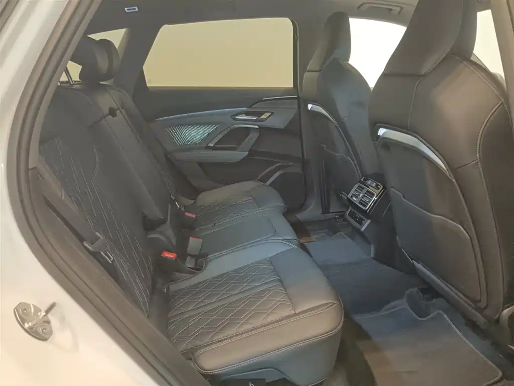 Audi Q5L 2026 Luxury Sport 150kW фото 7