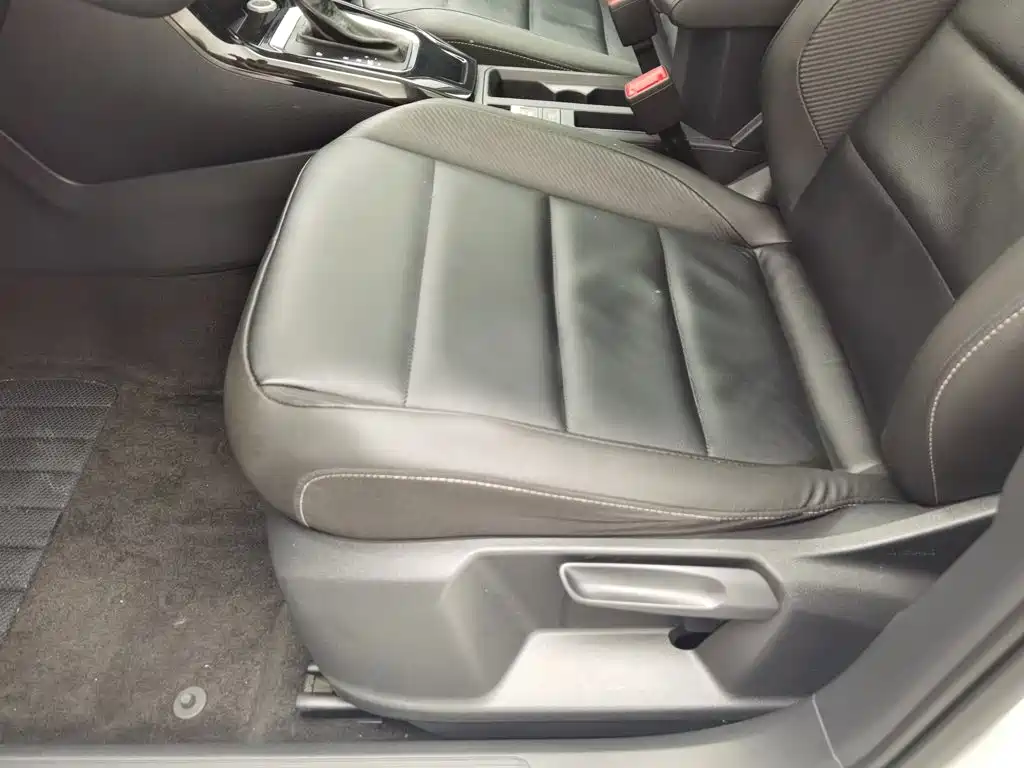 Volkswagen T-Roc, миниатюра 20