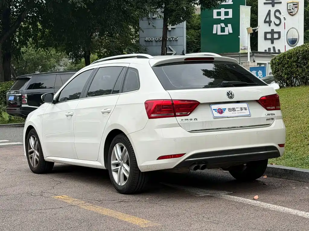 Photo 4 - Volkswagen Lavida Tour