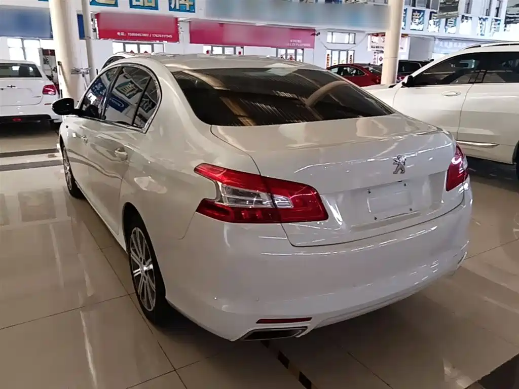 Peugeot 408 2016 1.6T Automatic Luxury Edition фото 5