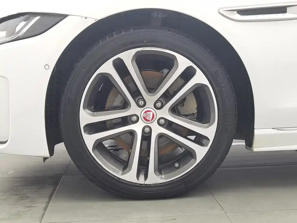 Jaguar XEL, миниатюра 17