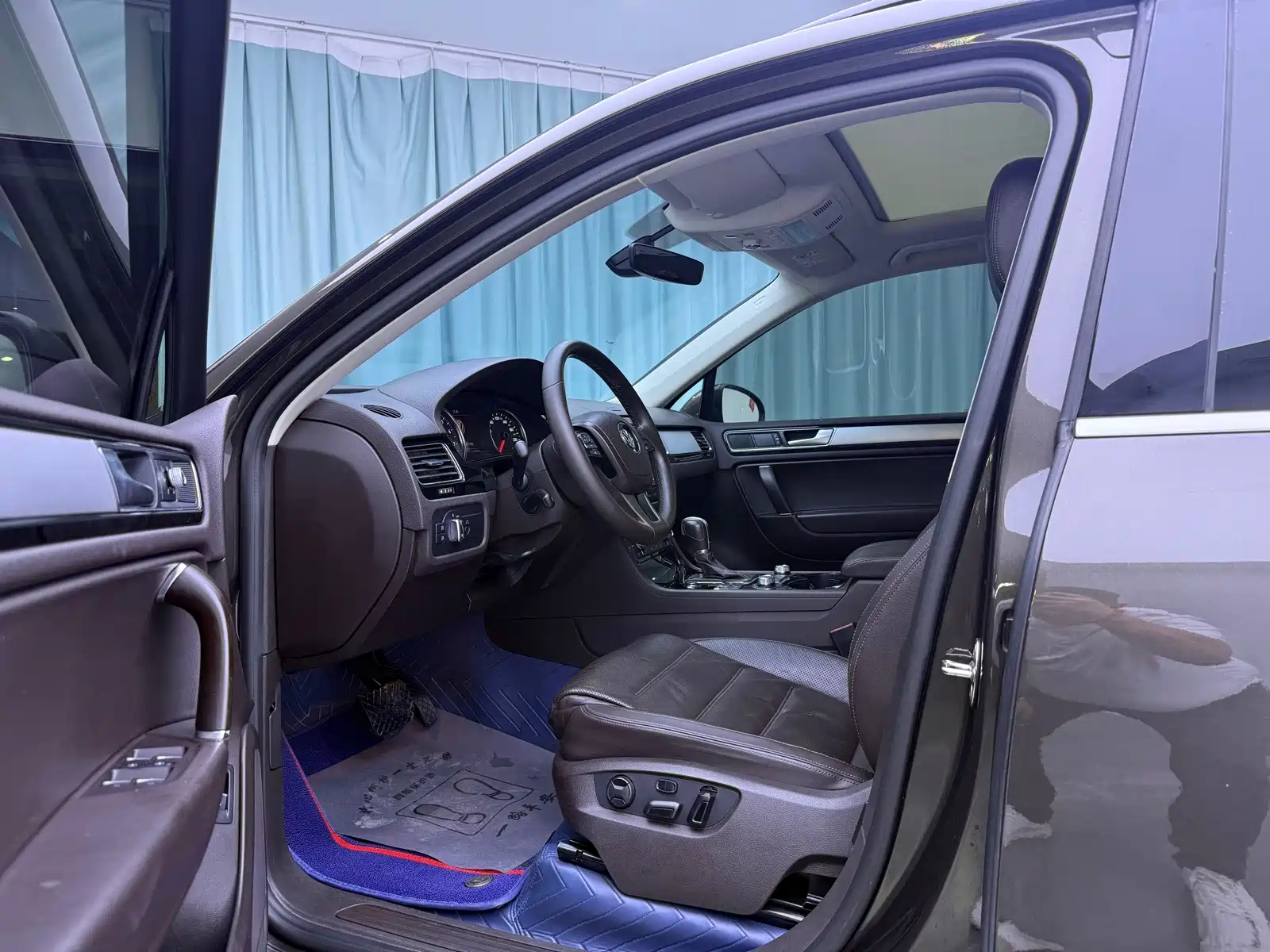 Фото 4 - Volkswagen Touareg