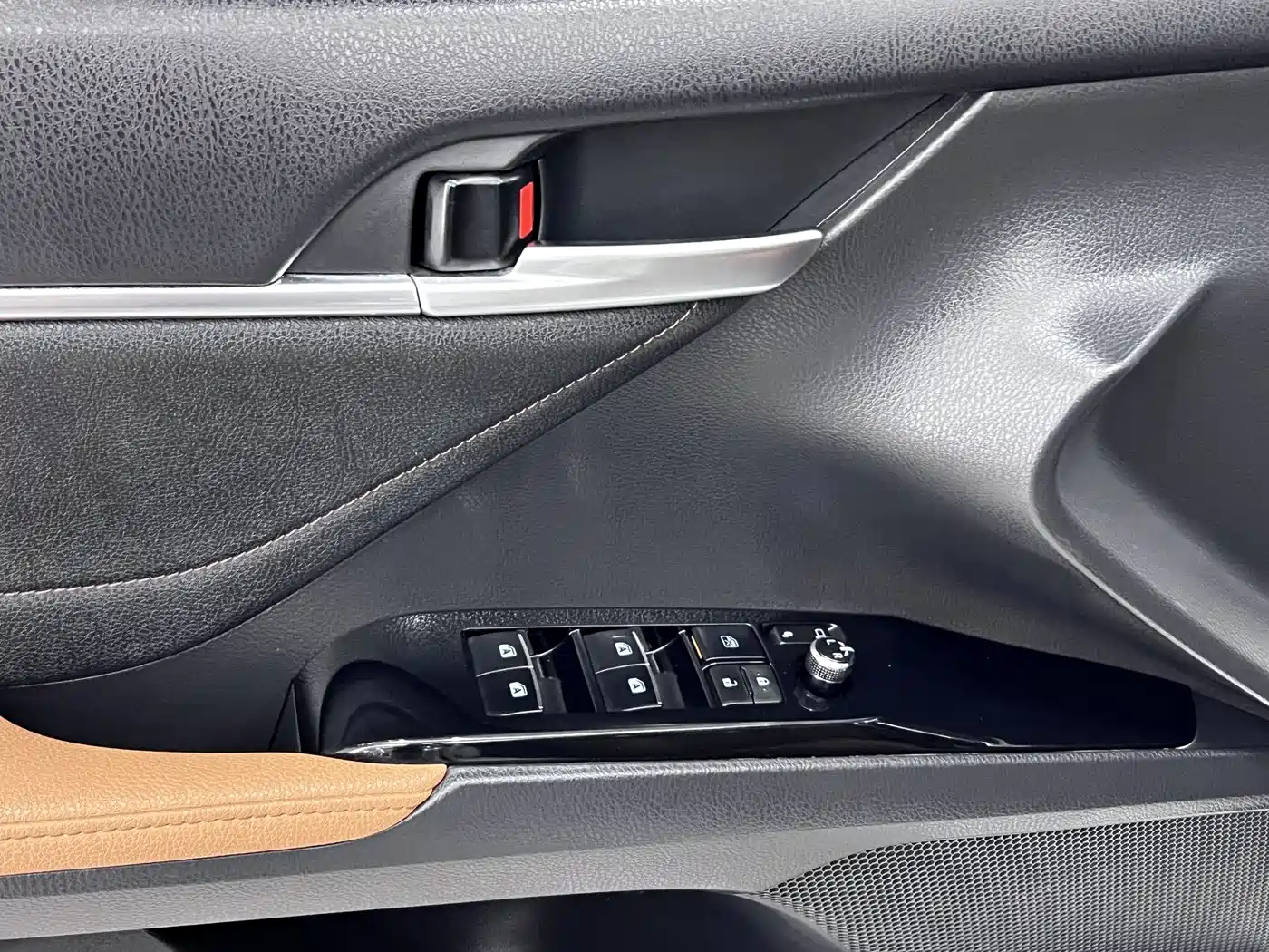 Toyota Camry 2021 2.5G Luxury Edition фото 18