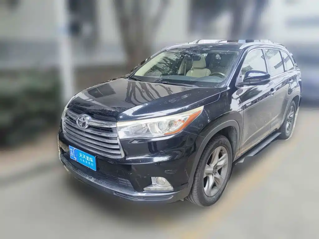 Фото 1 - Toyota Highlander