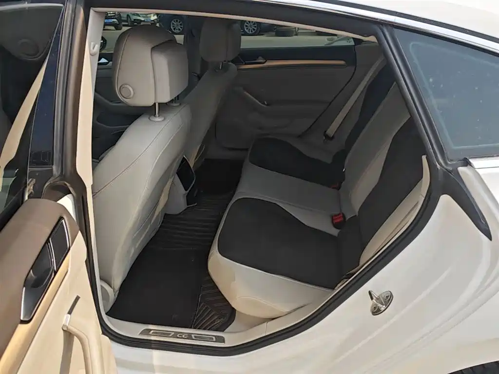 Volkswagen FAW-Volkswagen CC 2019 330TSI Luxury Appearance (China V) фото 17