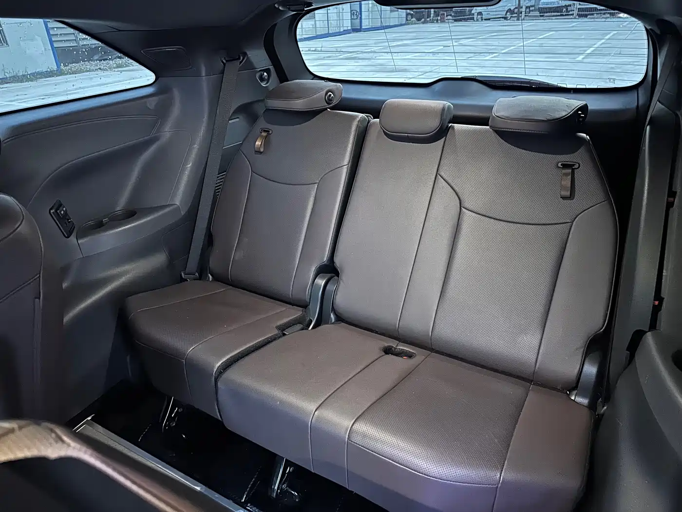 Toyota Granvia 2024 2023 2.5L Hybrid Flagship VIP Edition