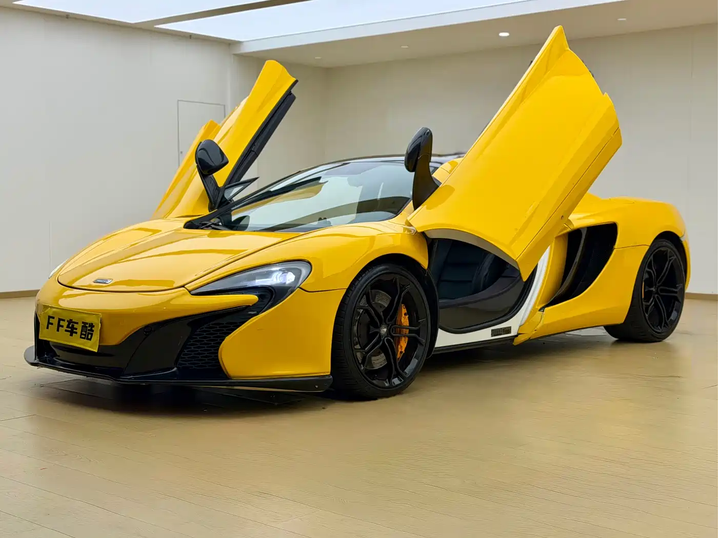 McLaren McLaren 12C 2013 3.8T COUPE 50th Anniversary Edition