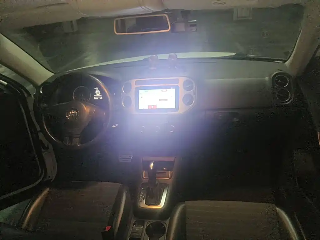 صورة 12 - Volkswagen Tiguan