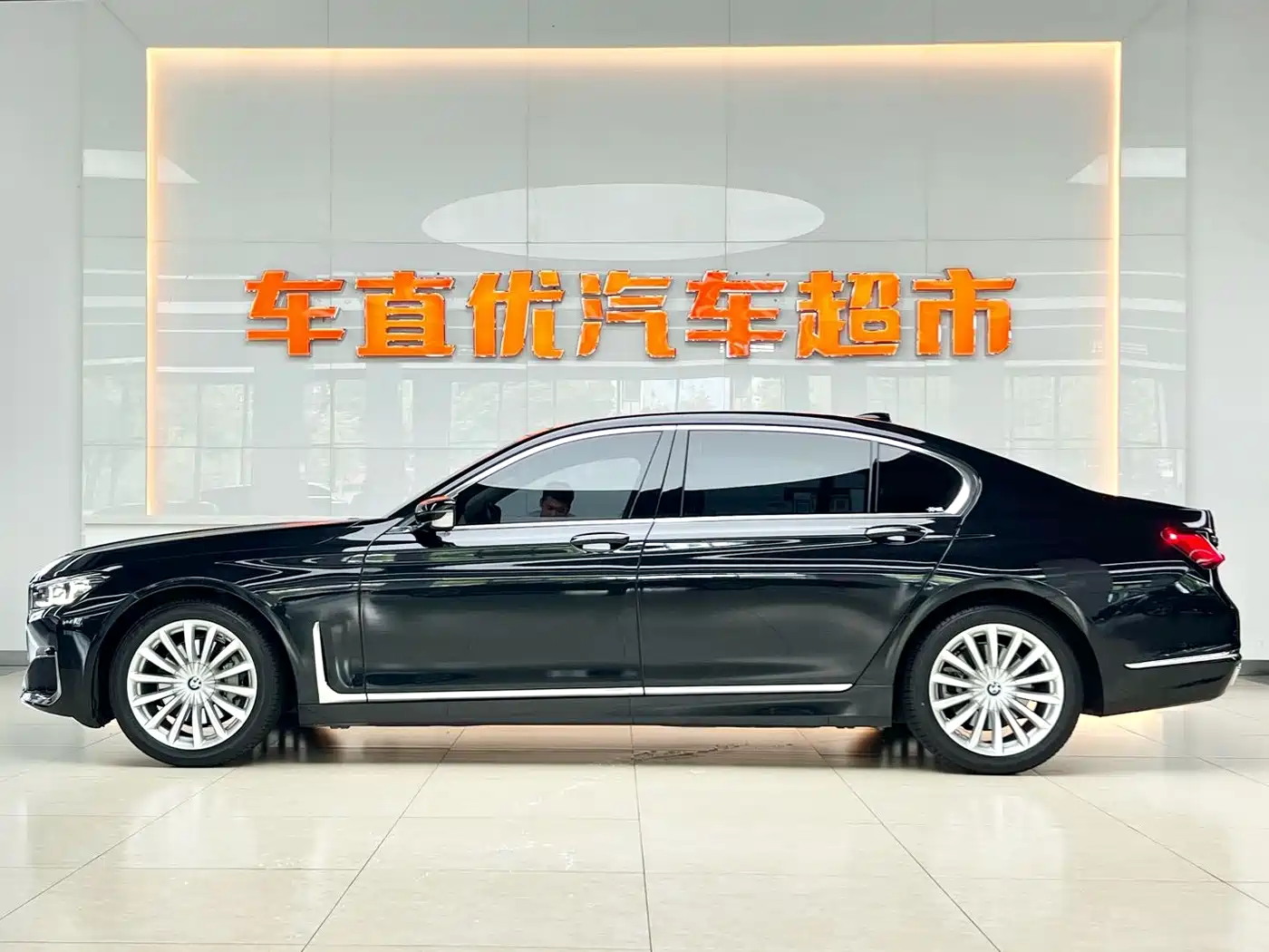 BMW 7 Series 2021 Model 730Li Luxury Package фото 4