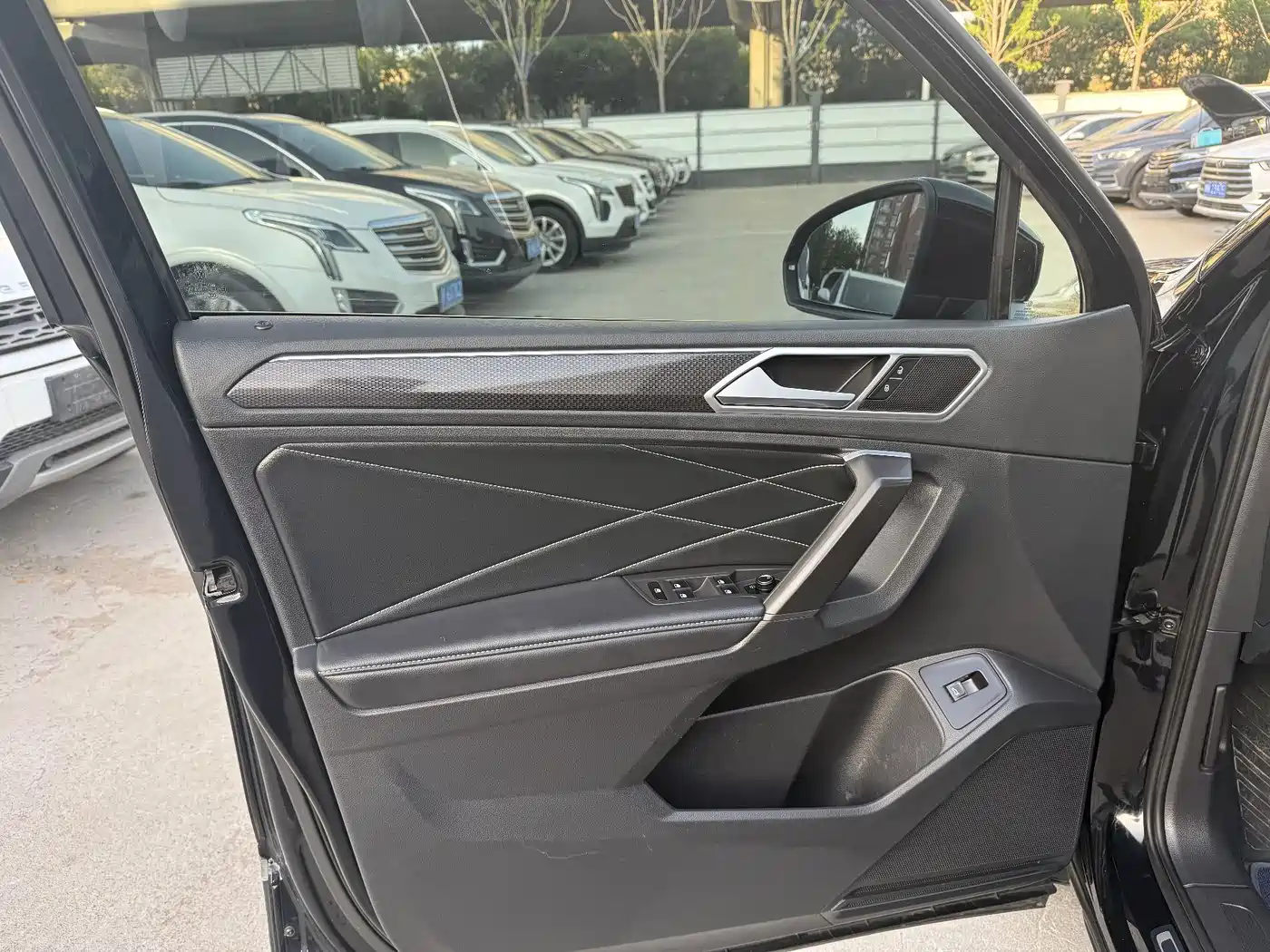 Volkswagen Tiguan L 2022 330TSI Automatic 2WD Smart Edition фото 3