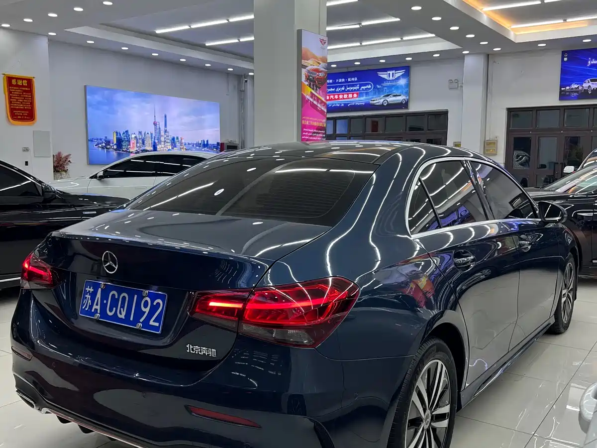 Mercedes-Benz A-Class 2019 A 180 L Sport Sedan фото 7