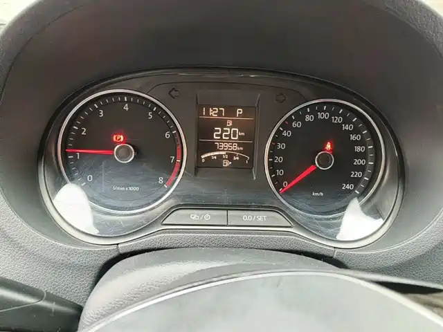 Volkswagen Polo 2014 1.6L Cross Polo Automatic — фото 4