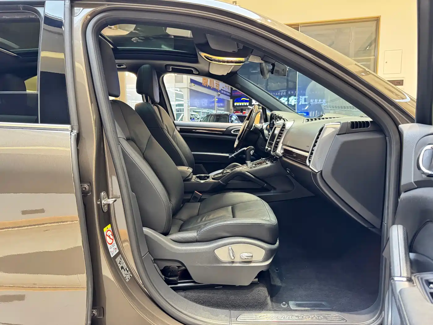Porsche Cayenne 2014 Cayenne Platinum Edition 3.0T фото 14